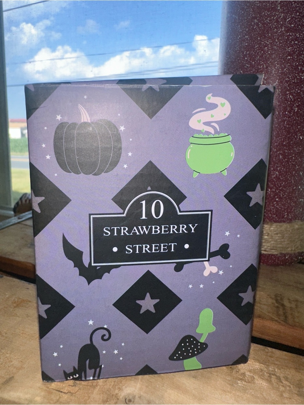 10 Strawberry Street Halloween Cauldron Salt & Pepper Shakers ~ New - Picture 6 of 7